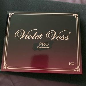 Violet Voss eyeshadow palette